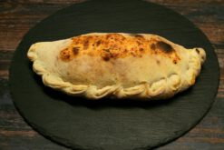 34. Pizza Calzone összehajtva